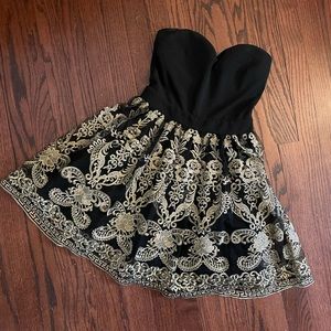 Black and Gold Strapless Sweetheart Lace Tulle Formal Dress